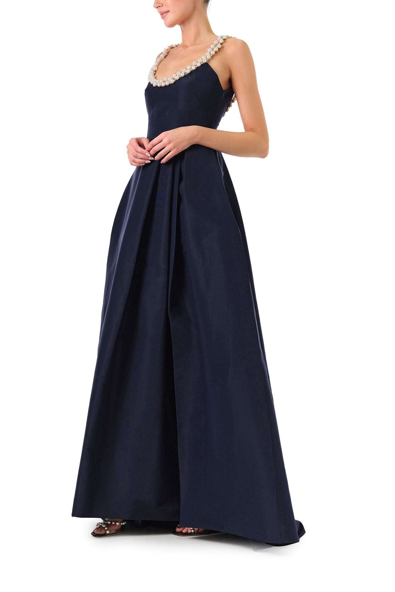 Robe à col rond avec perles