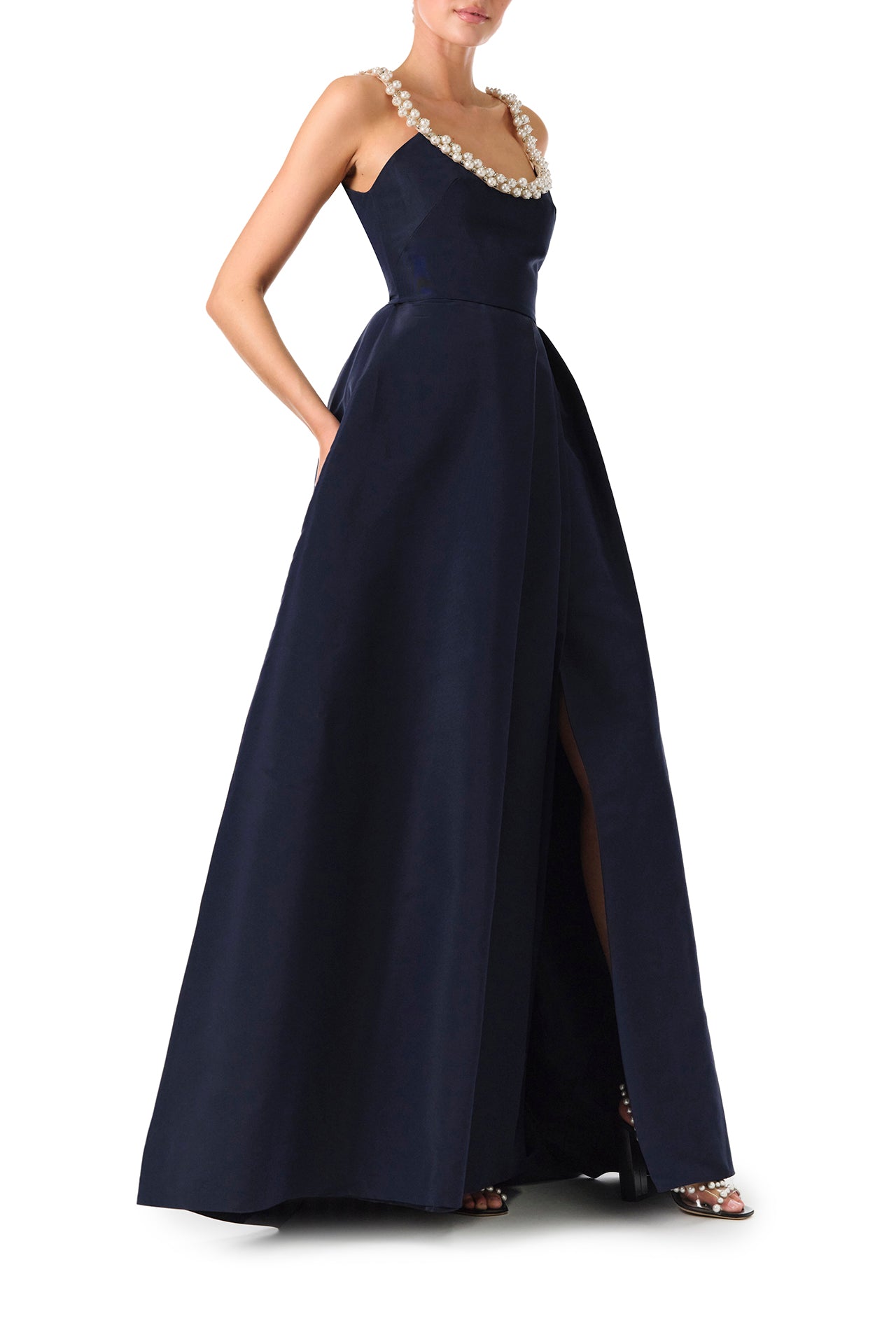 Robe à col rond avec perles
