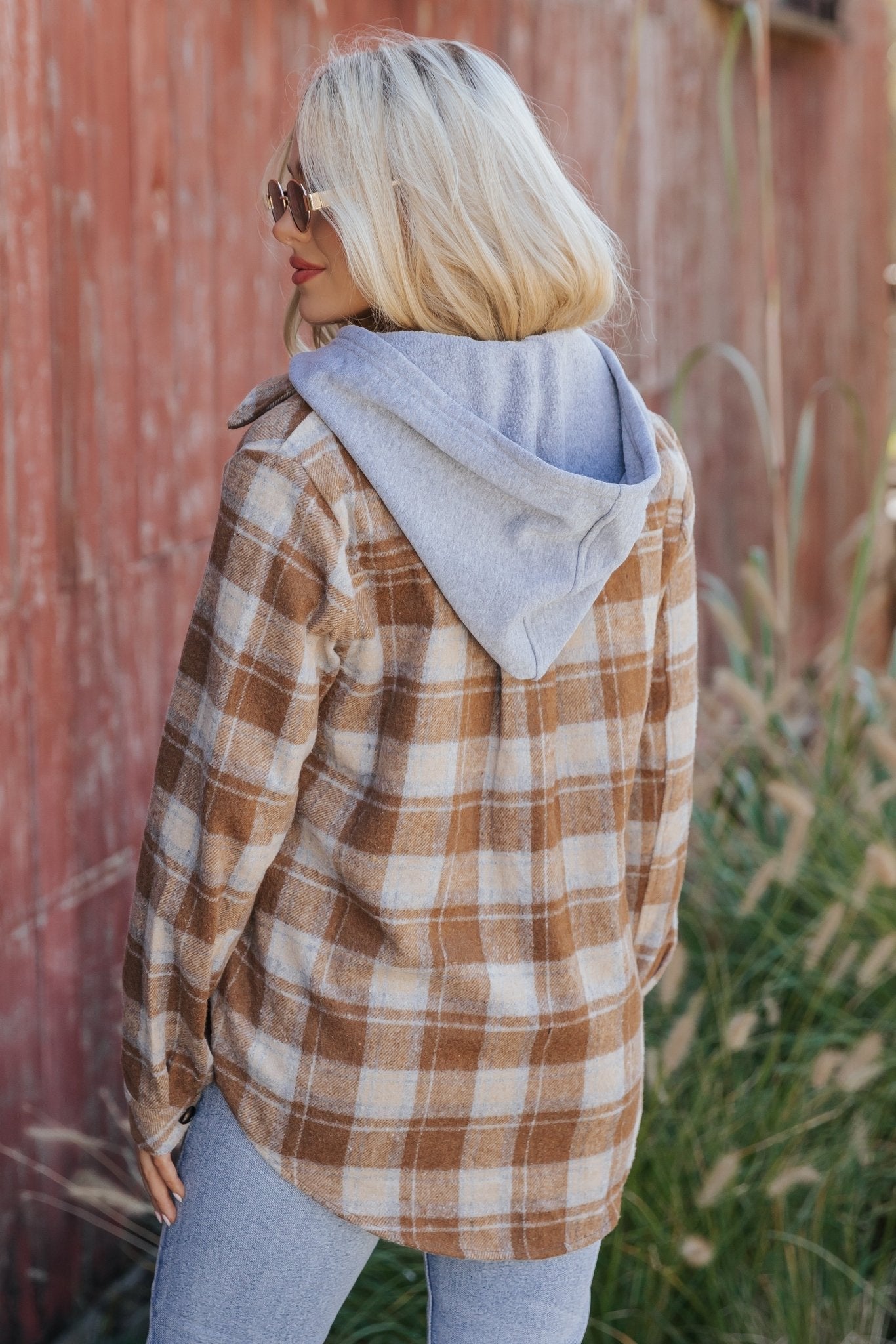 Veste à capuche à carreaux marron