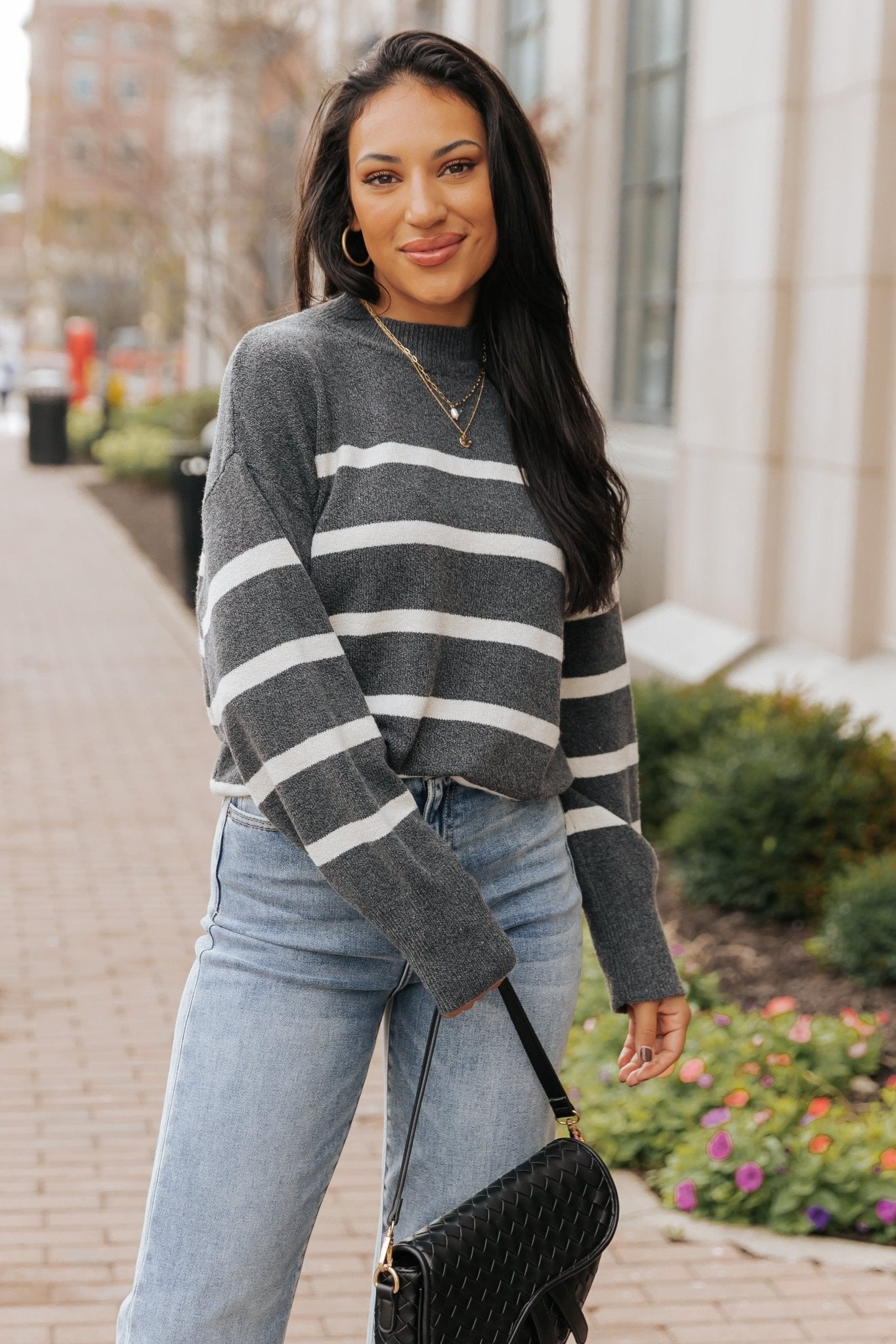 Pull rayé anthracite et crème