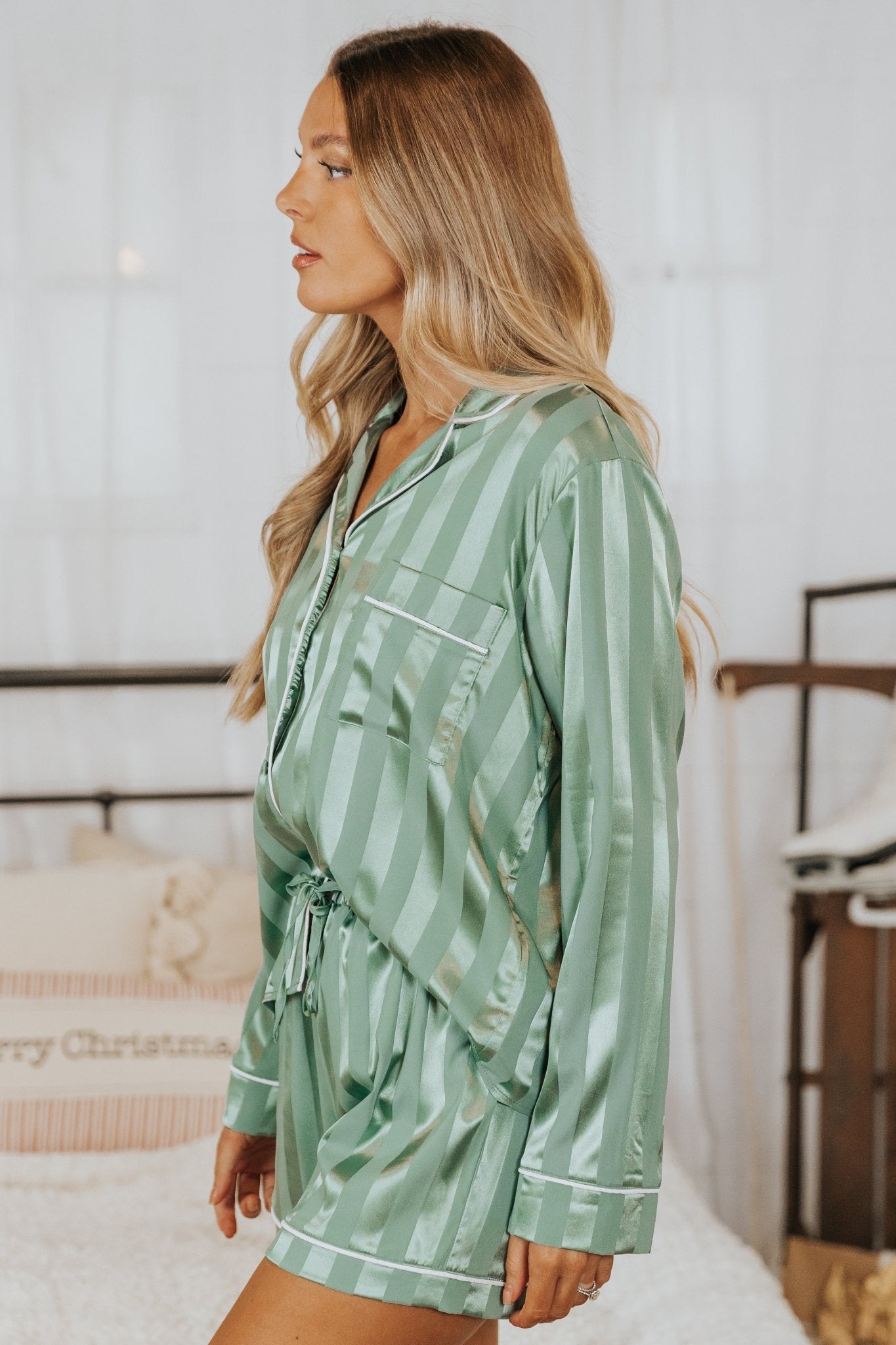 Ensemble pyjama deux pièces en satin vert de rêve