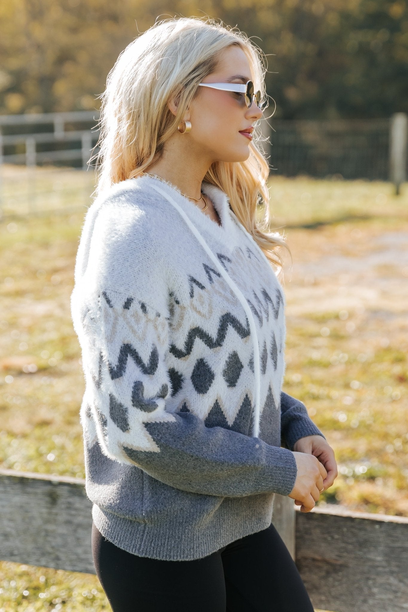 Pull à capuche à imprimé nordique gris pelucheux
