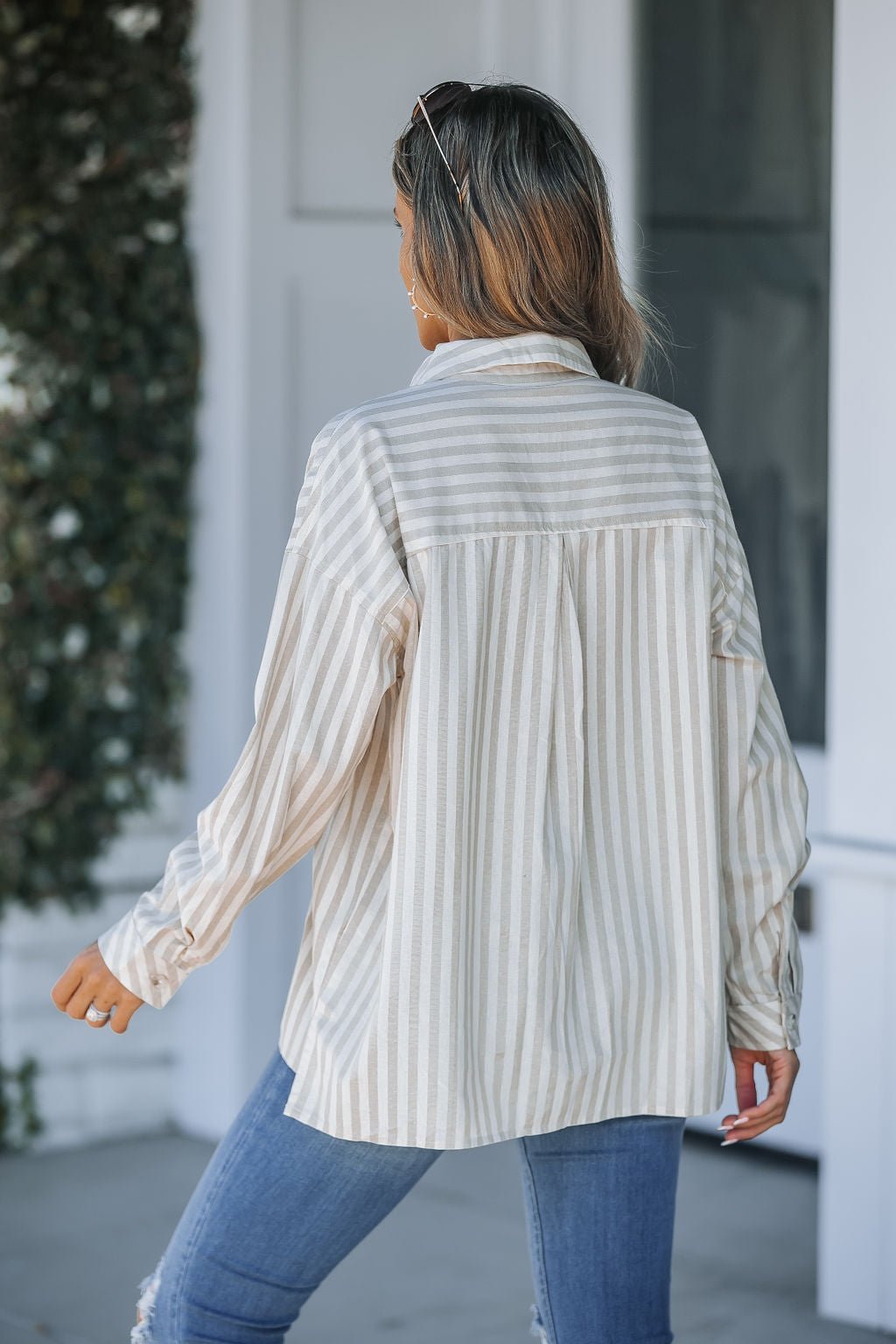 Chemise boutonnée à rayures grises et blanches - VENTE FINALE