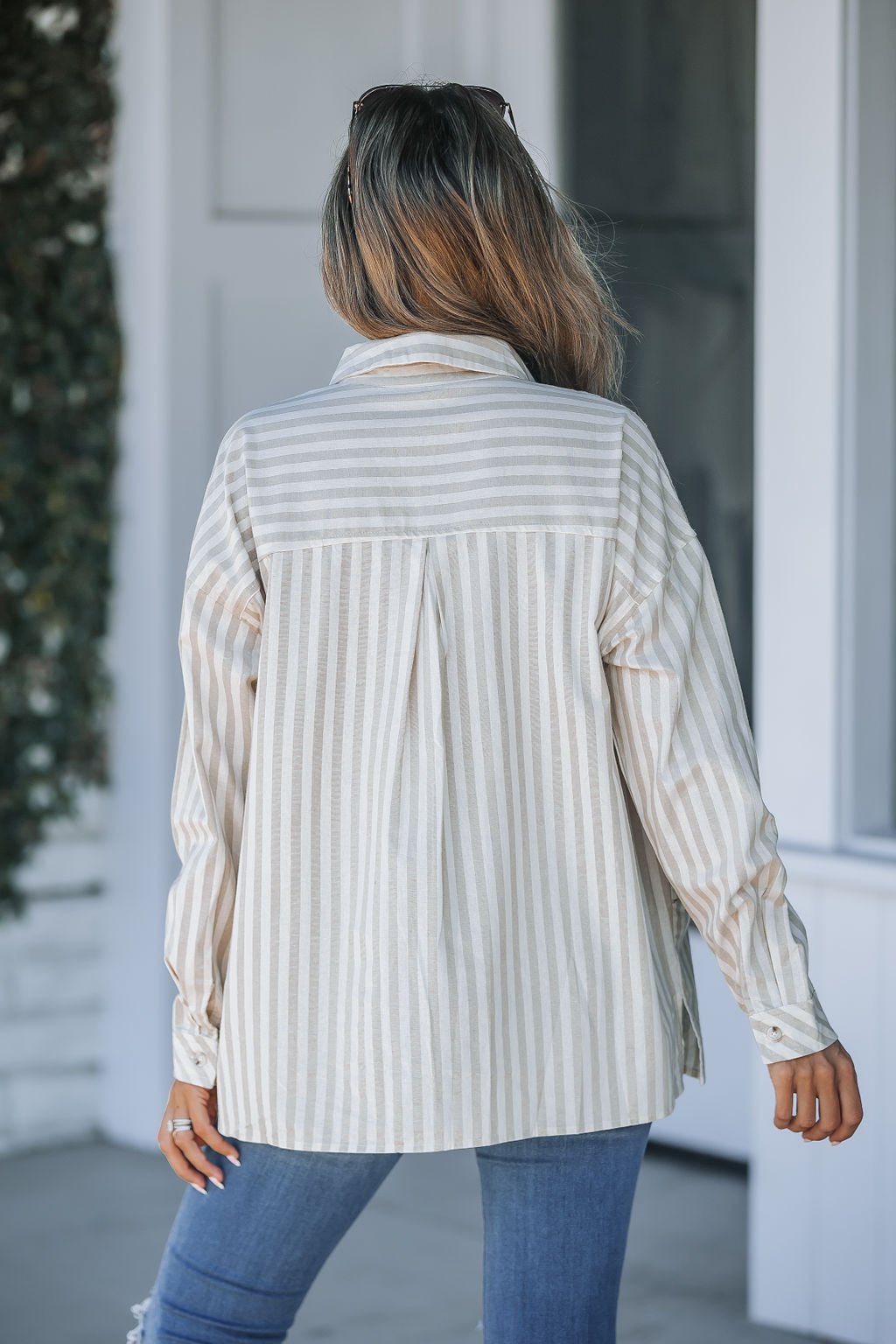 Chemise boutonnée à rayures grises et blanches - VENTE FINALE