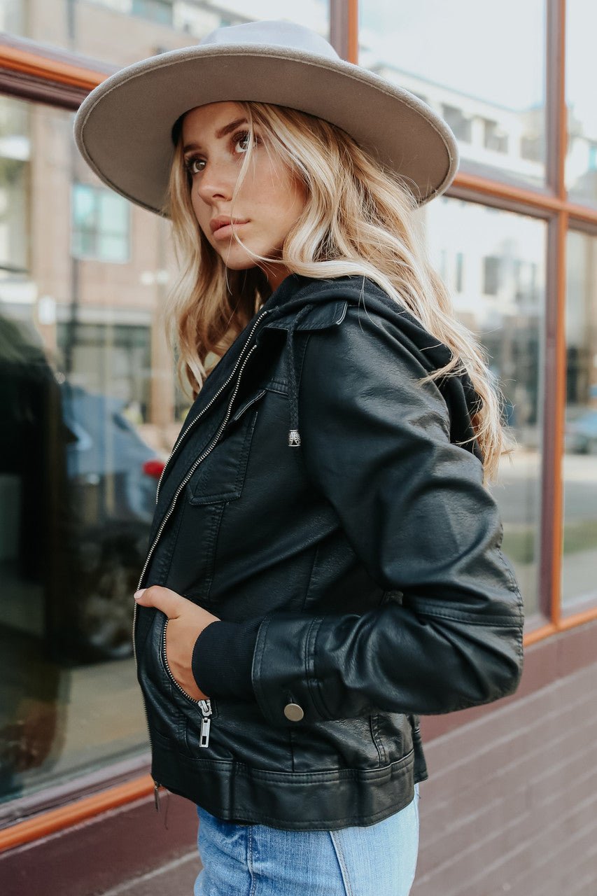 Sweat à capuche Veste en cuir vegan noire