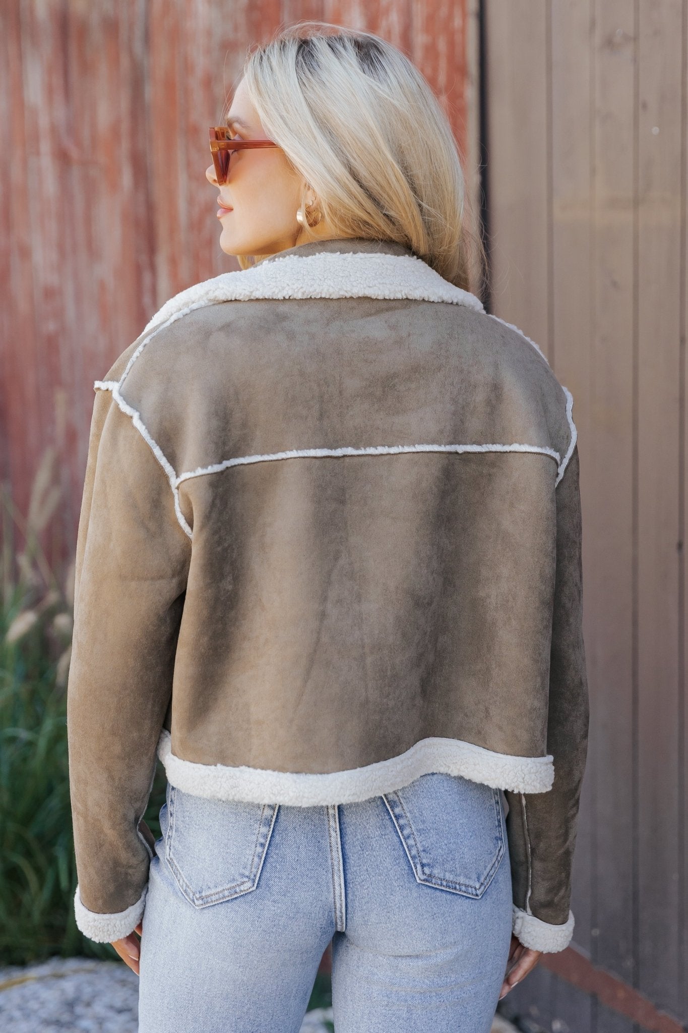 Veste réversible en daim doublée de sherpa olive