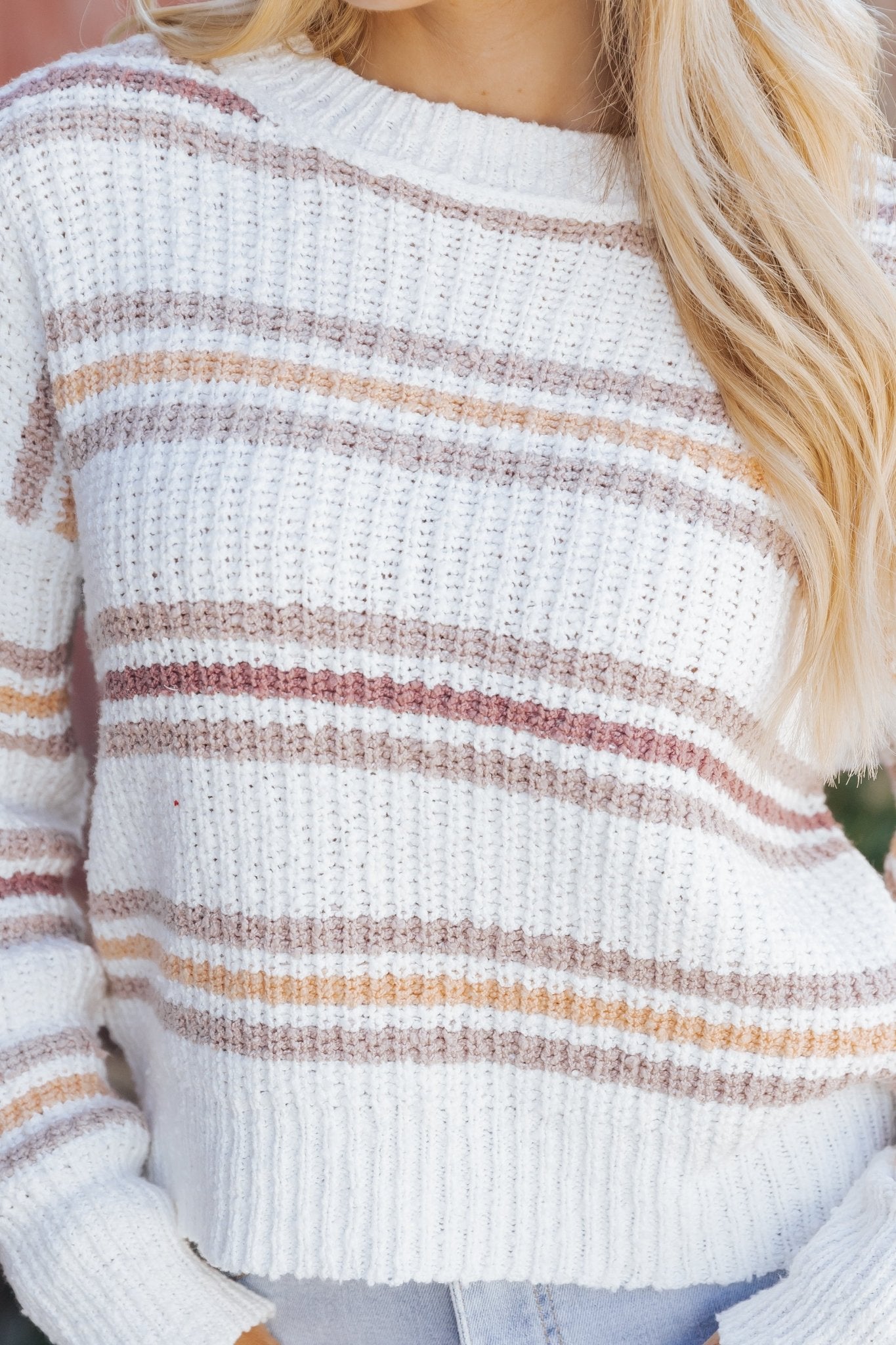 Pull côtelé blanc à rayures multiples