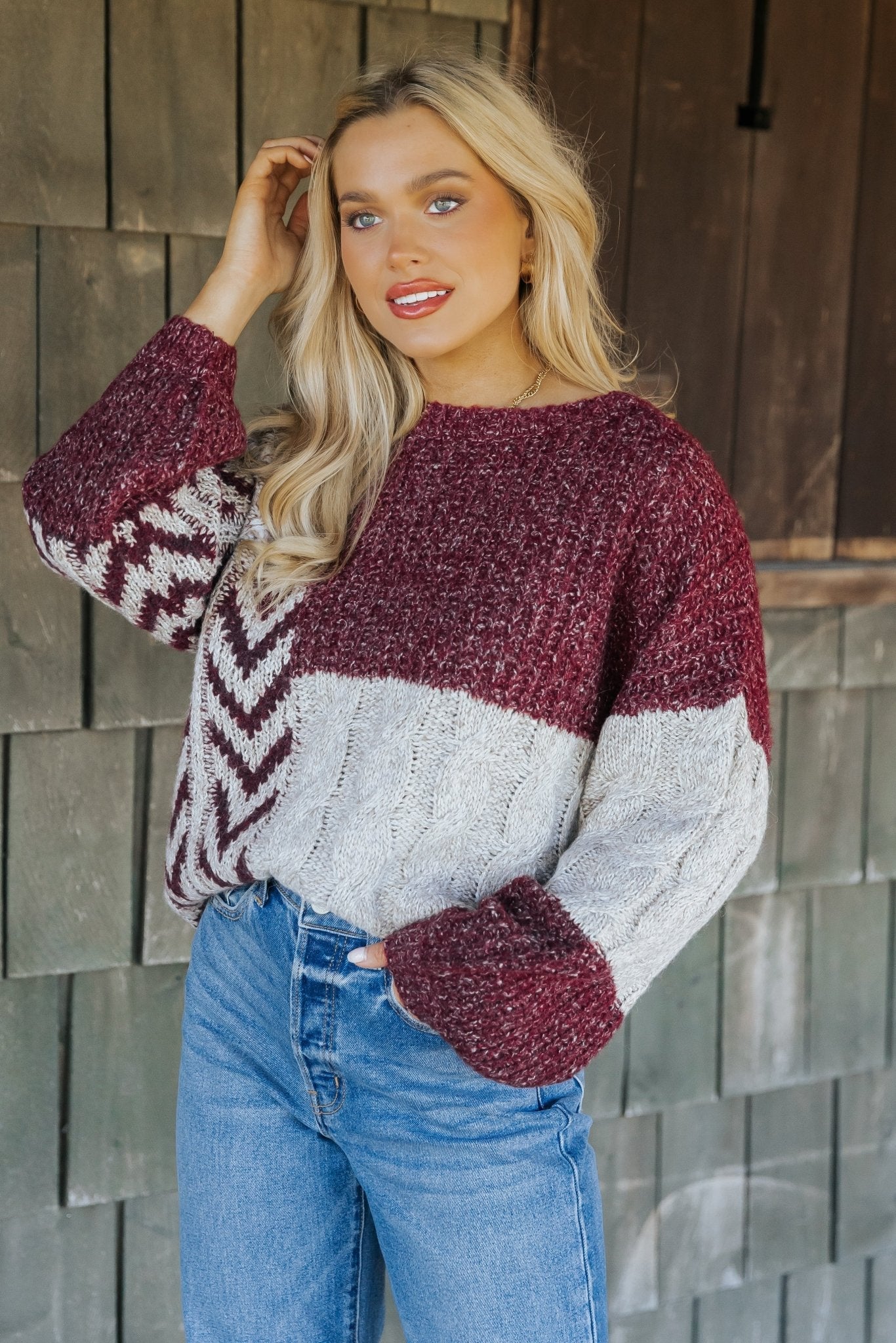 Pull en maille torsadée à blocs de couleurs multicolores bordeaux