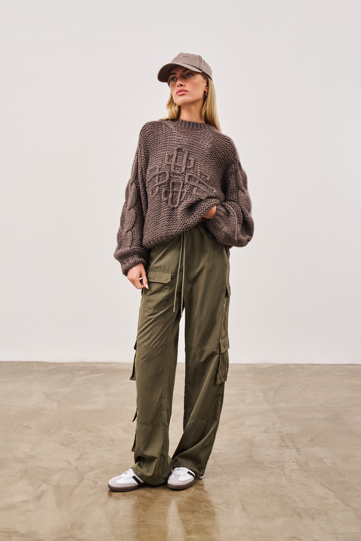Suéter de malha oversized com emblema