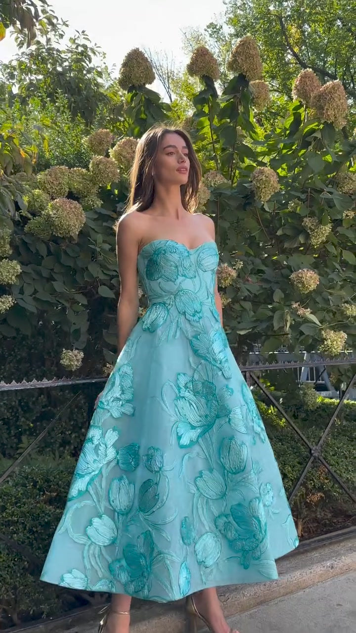 Exquisite Strapless Tea Length Dress