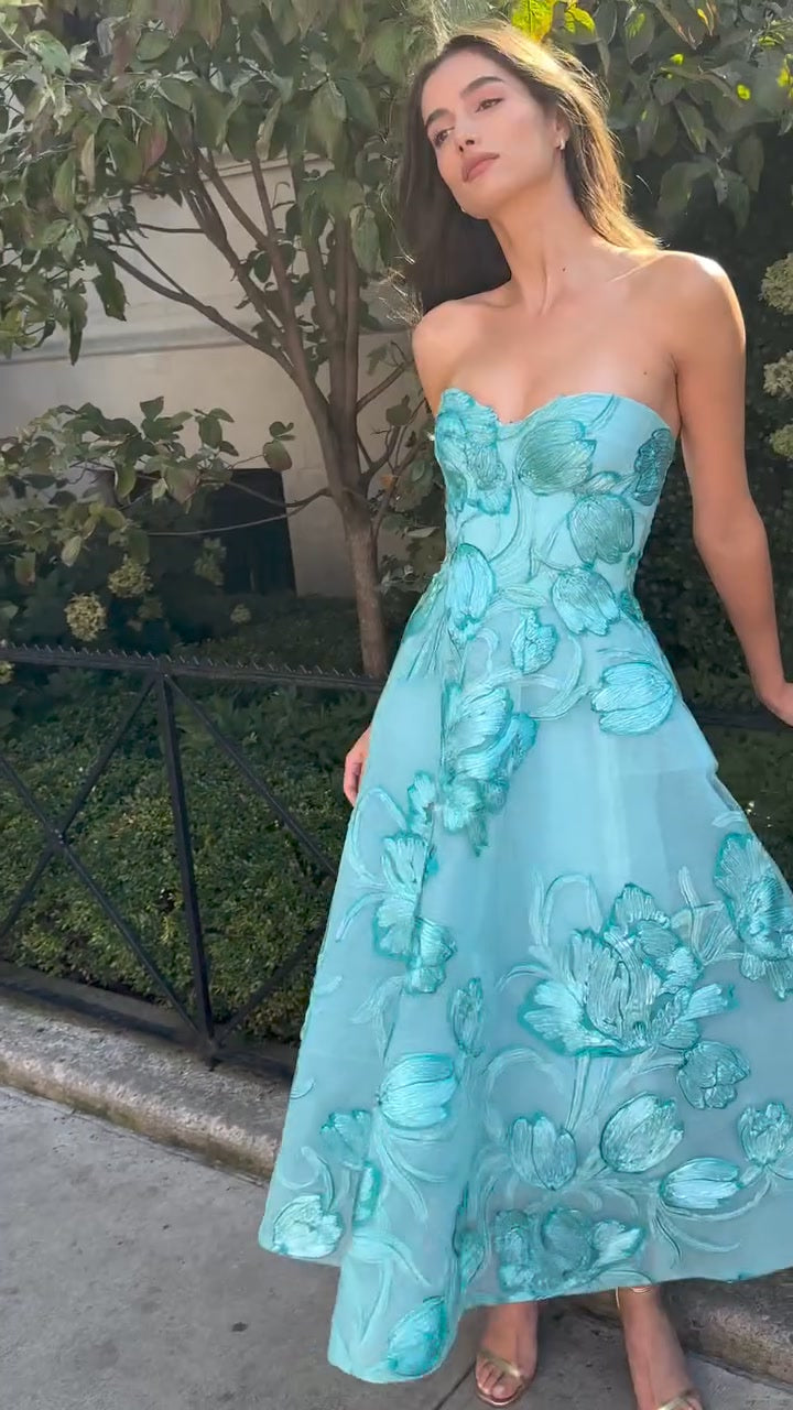 Exquisite Strapless Tea Length Dress